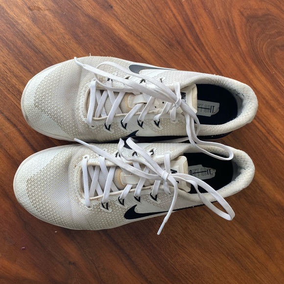 nike legend essential crossfit